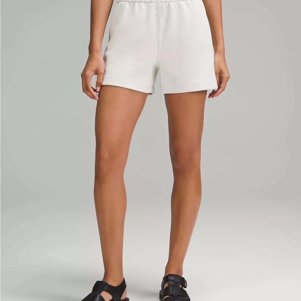 lululemon athletica Women’s Sofstreme High Rise 4” Shorts, Size 12, EUC